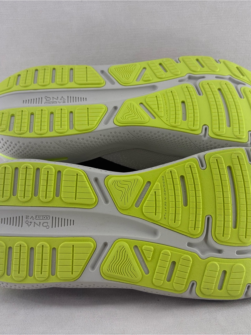 Brooks Ghost Max in light grey men’s size 15 NEW - Picture 7 of 8